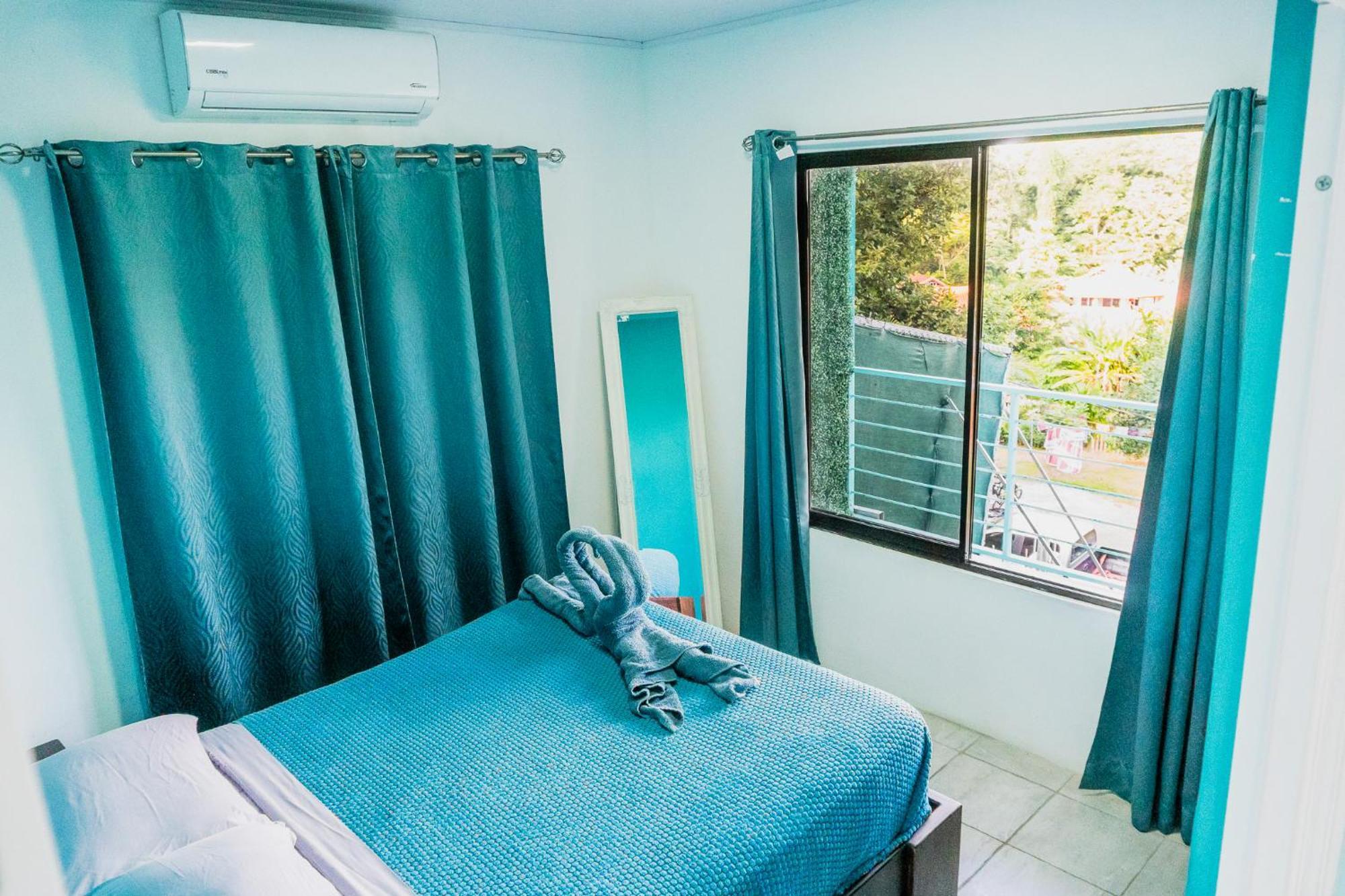 Ocean'S Breeze Apartment And Rooms Puerto Viejo de Talamanca Экстерьер фото